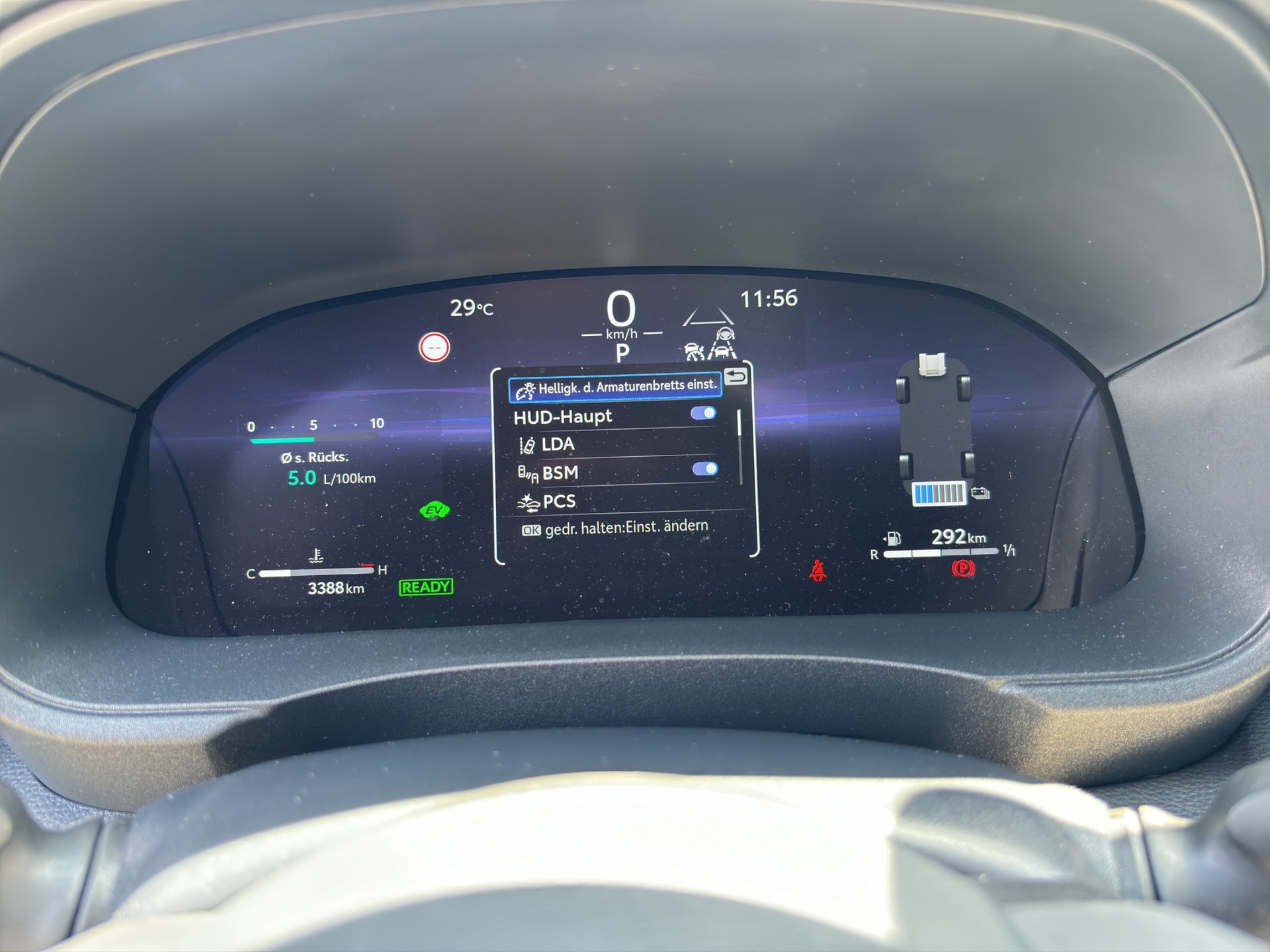 TOYOTA Yaris Cross 1.5 VVT-i HSD Premium e-CVT-image-10