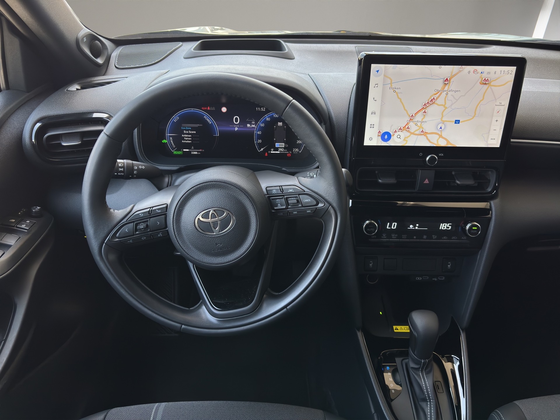 TOYOTA Yaris Cross 1.5 VVT-i HSD Premium e-CVT-image-14