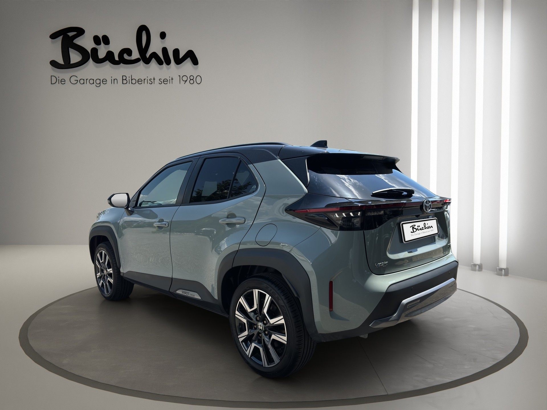 TOYOTA Yaris Cross 1.5 VVT-i HSD Premium e-CVT-image-4