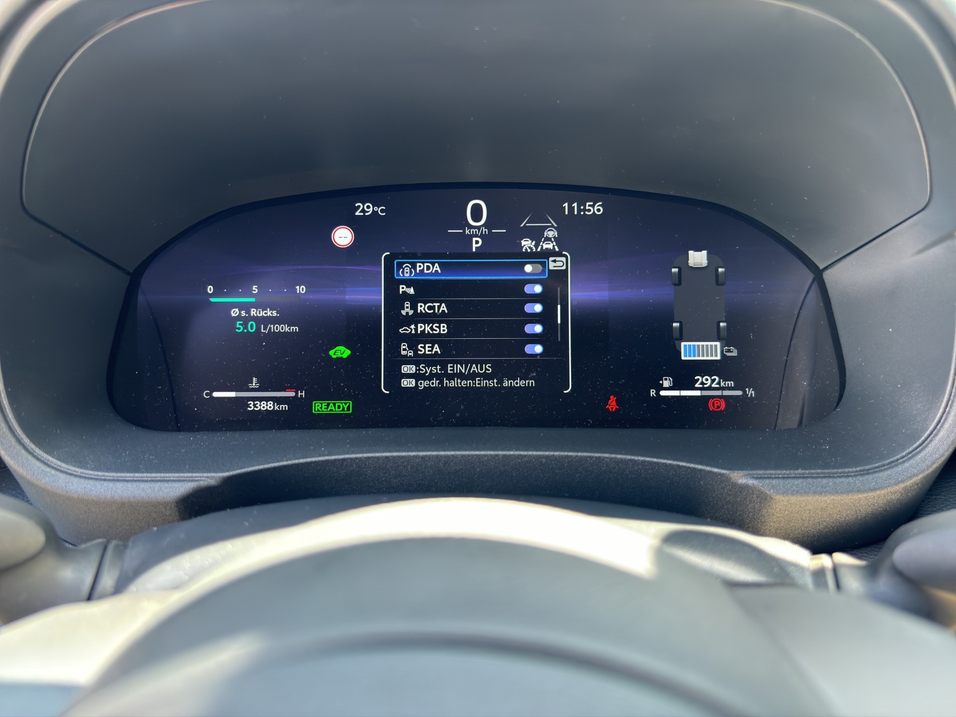 TOYOTA Yaris Cross 1.5 VVT-i HSD Premium e-CVT-image-11