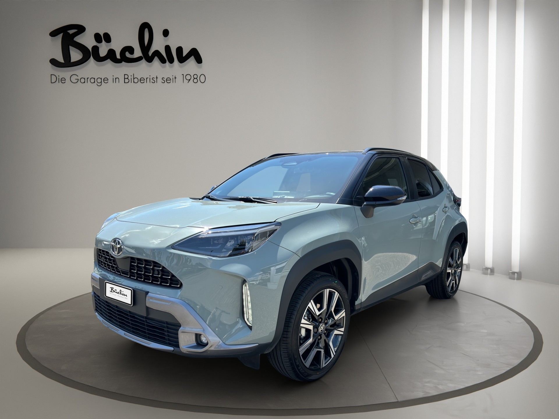 TOYOTA Yaris Cross 1.5 VVT-i HSD Premium e-CVT-showroom-element-2