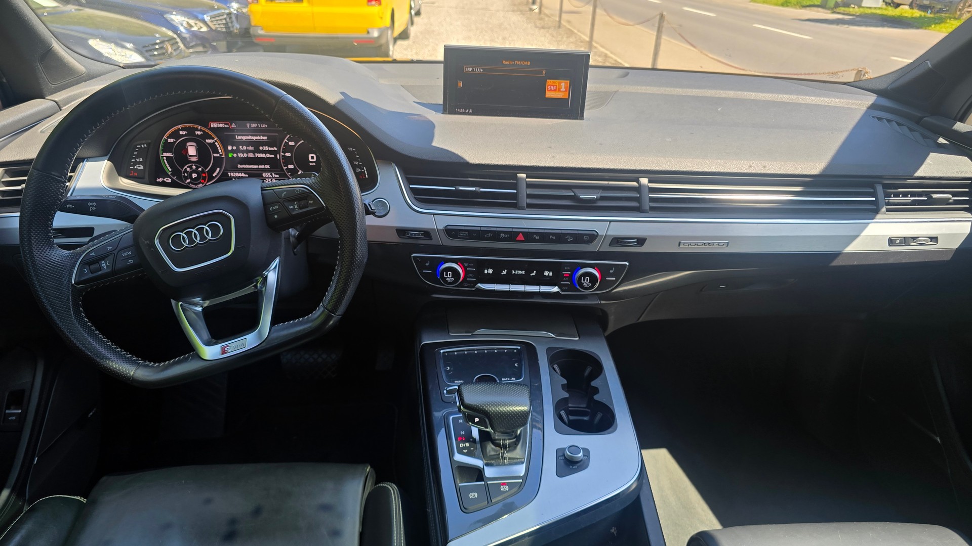 AUDI Q7 e-tron 3.0 TDI quattro tiptronic-image-12