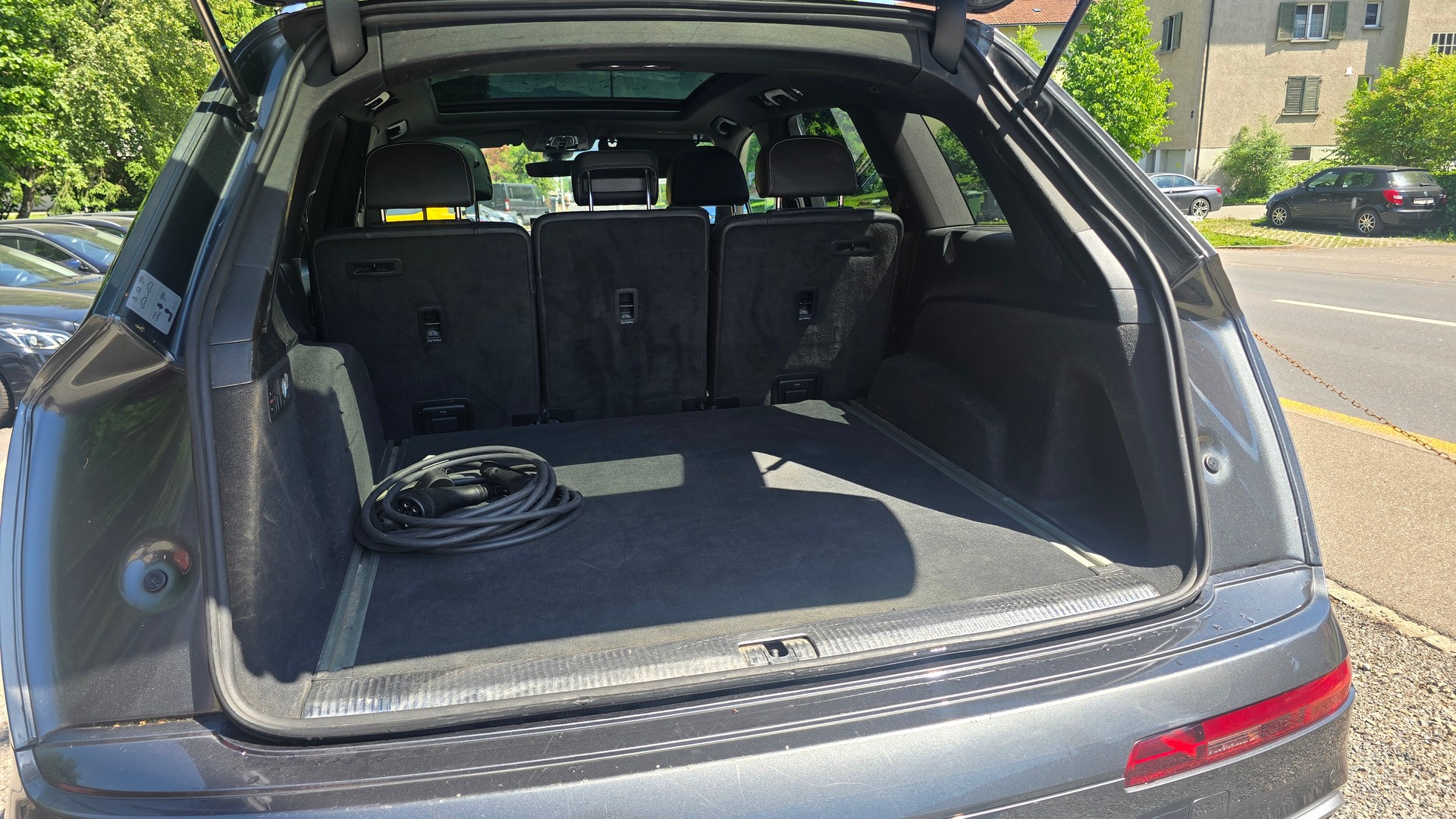 AUDI Q7 e-tron 3.0 TDI quattro tiptronic-image-5