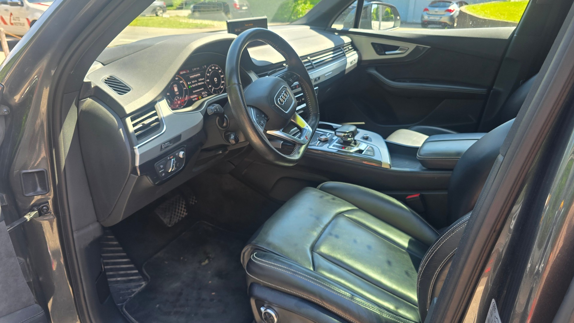 AUDI Q7 e-tron 3.0 TDI quattro tiptronic-image-14