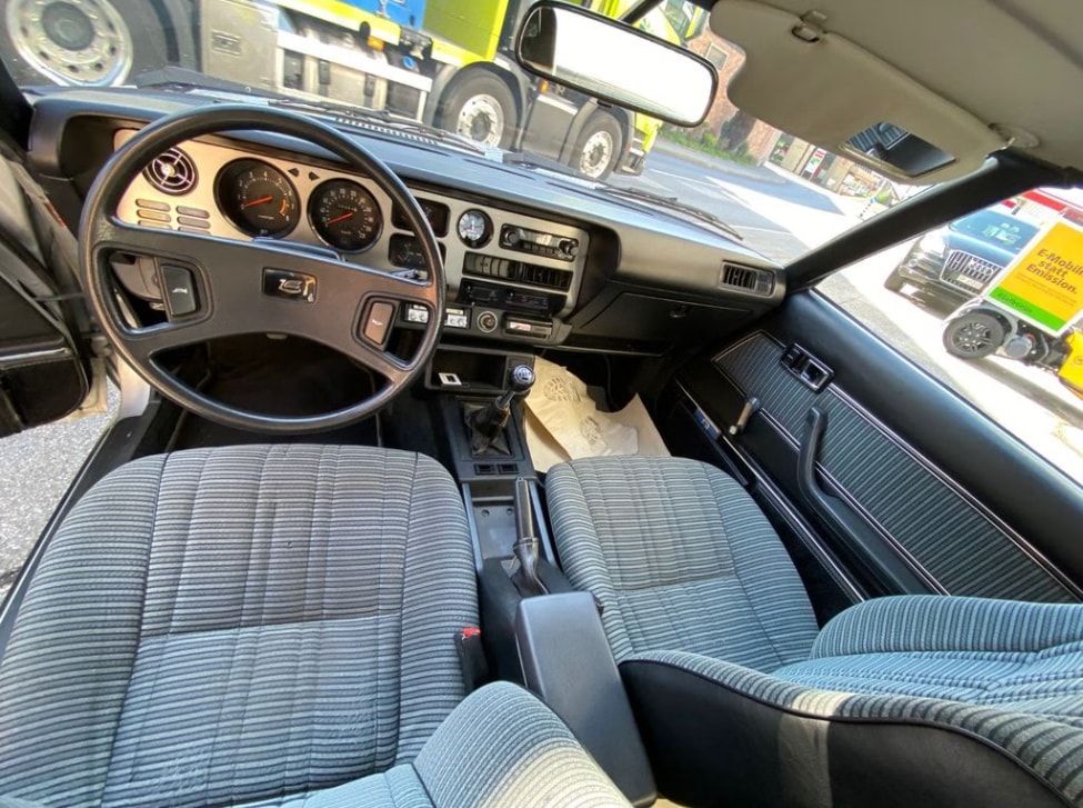 TOYOTA Celica 2000 GT Liftback-image-5