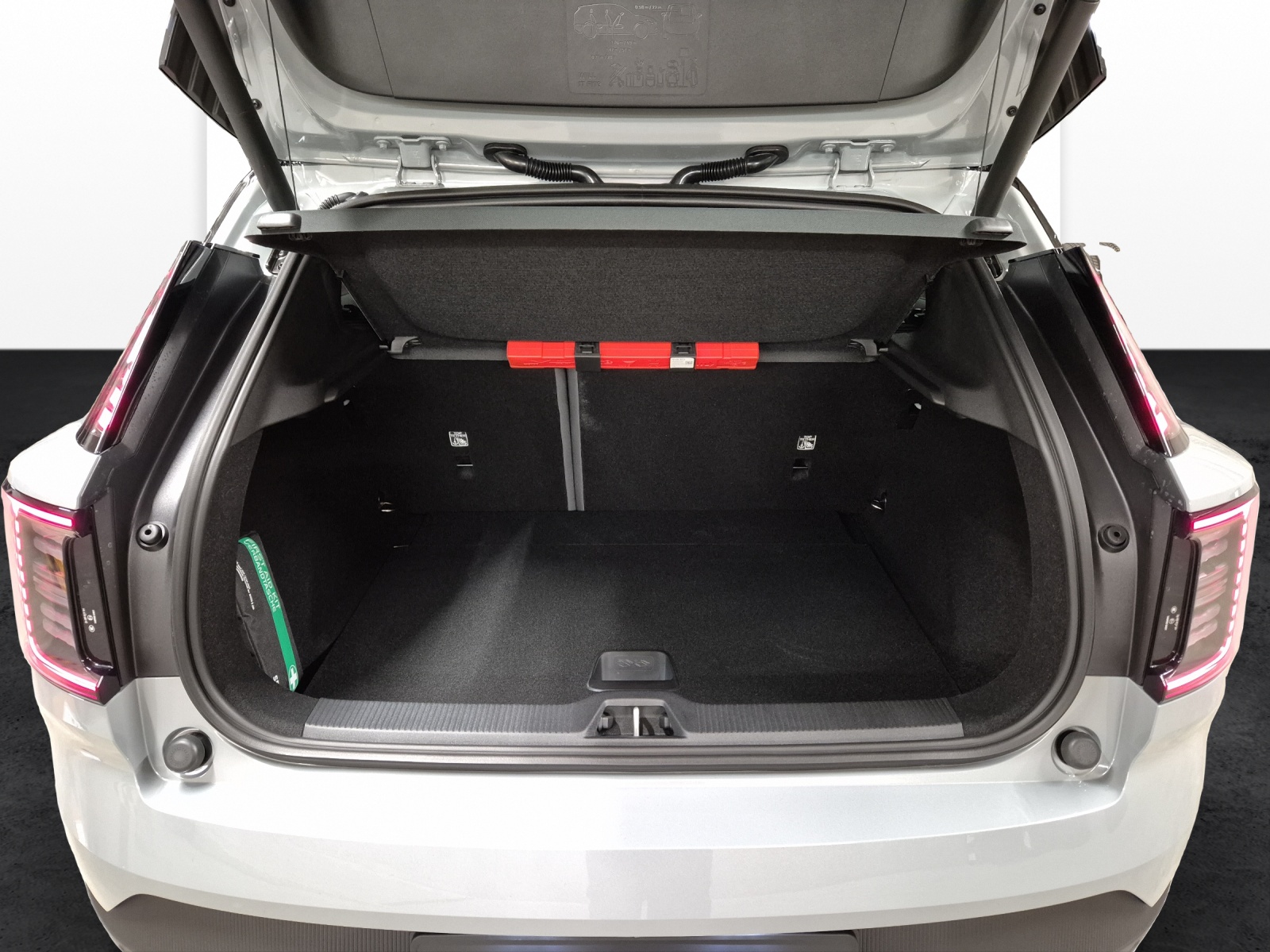 VOLVO EX30 E60 Twin Ultra Performance AWD-image-18
