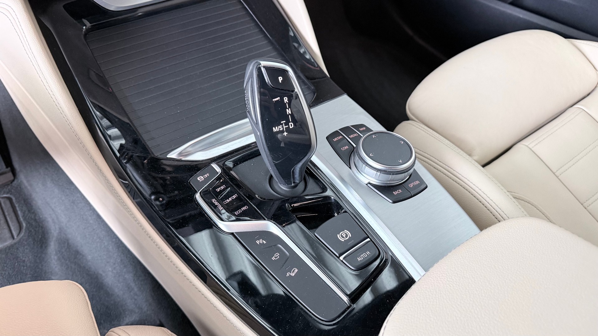 BMW X4 20d xDrive-image-21
