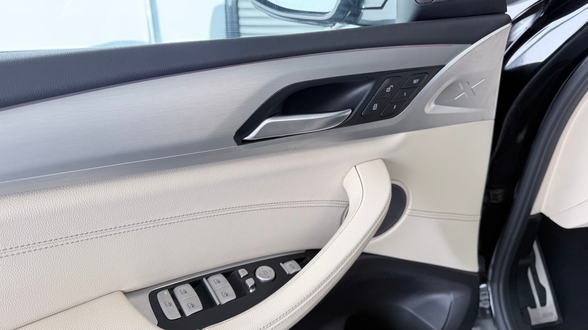 BMW X4 20d xDrive-image-19