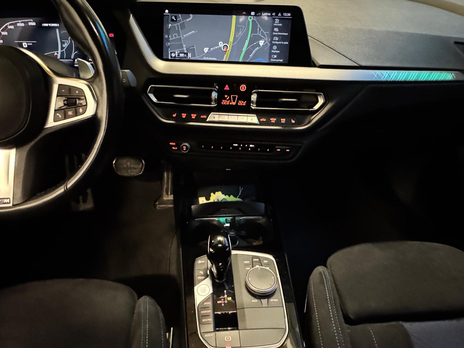 BMW M135i xDrive Steptronic-image-13