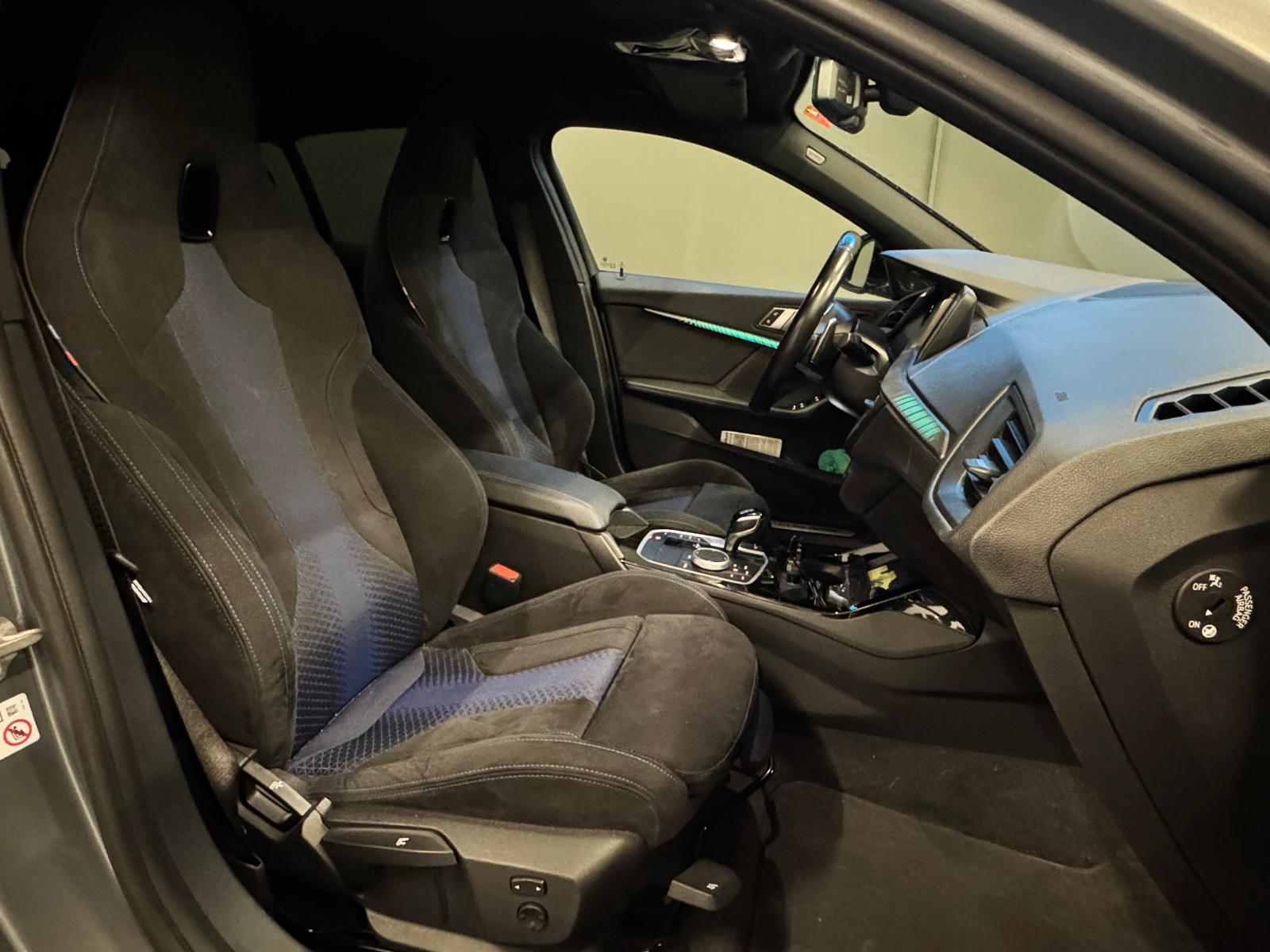 BMW M135i xDrive Steptronic-image-10