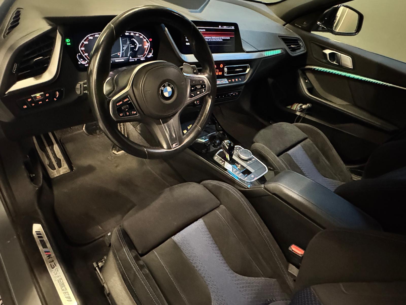BMW M135i xDrive Steptronic-showroom-element-1