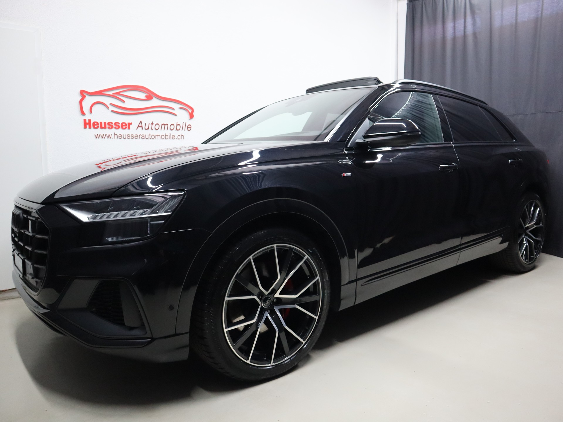 AUDI Q8 50 TDI quattro tiptronic - Black Edition - Panorama - Luftfederung - 360° Kamera - Standheizung - 286 PS-showroom-element-1
