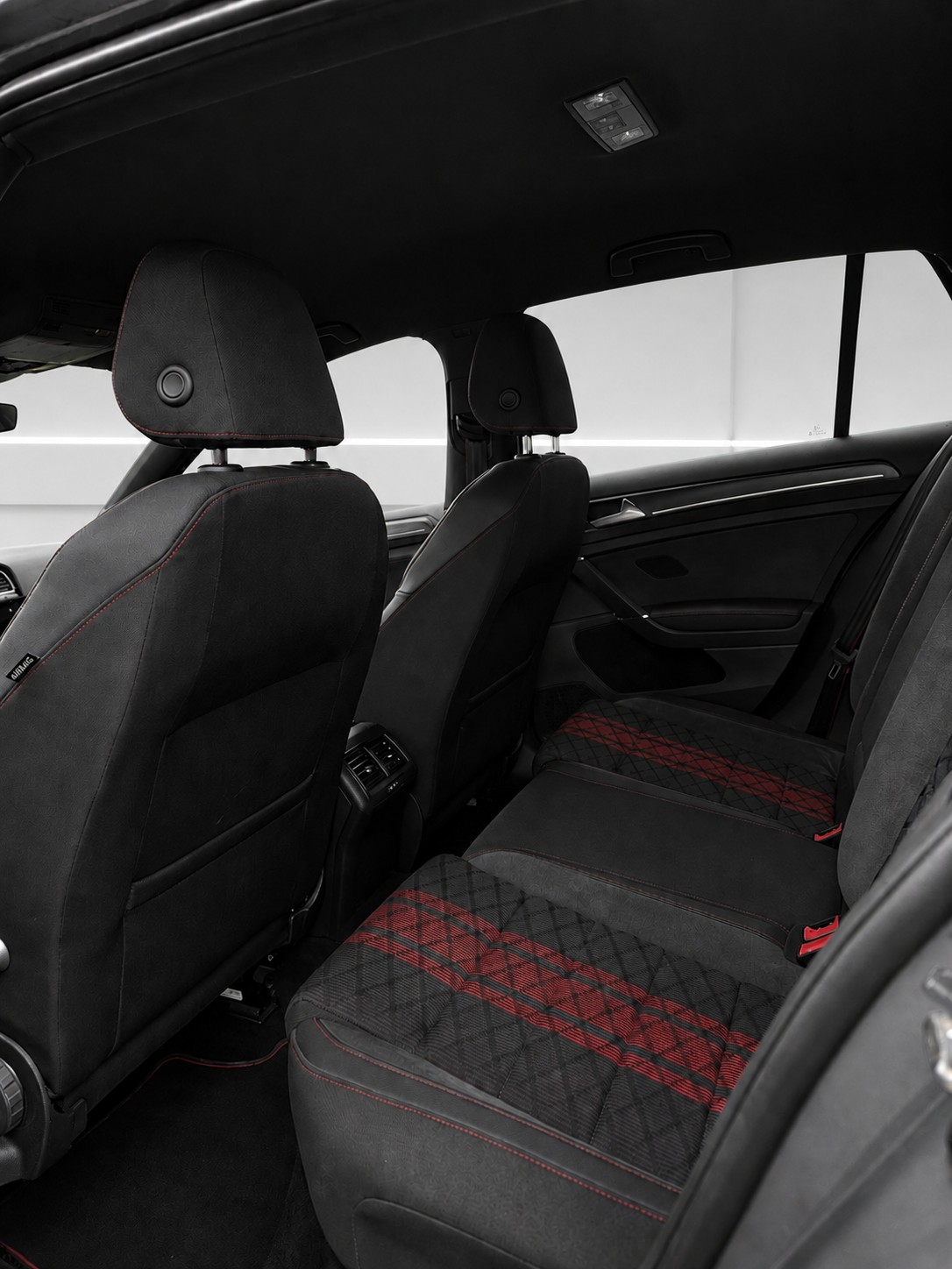 VW Golf 2.0 TSI GTI TCR DSG-image-9
