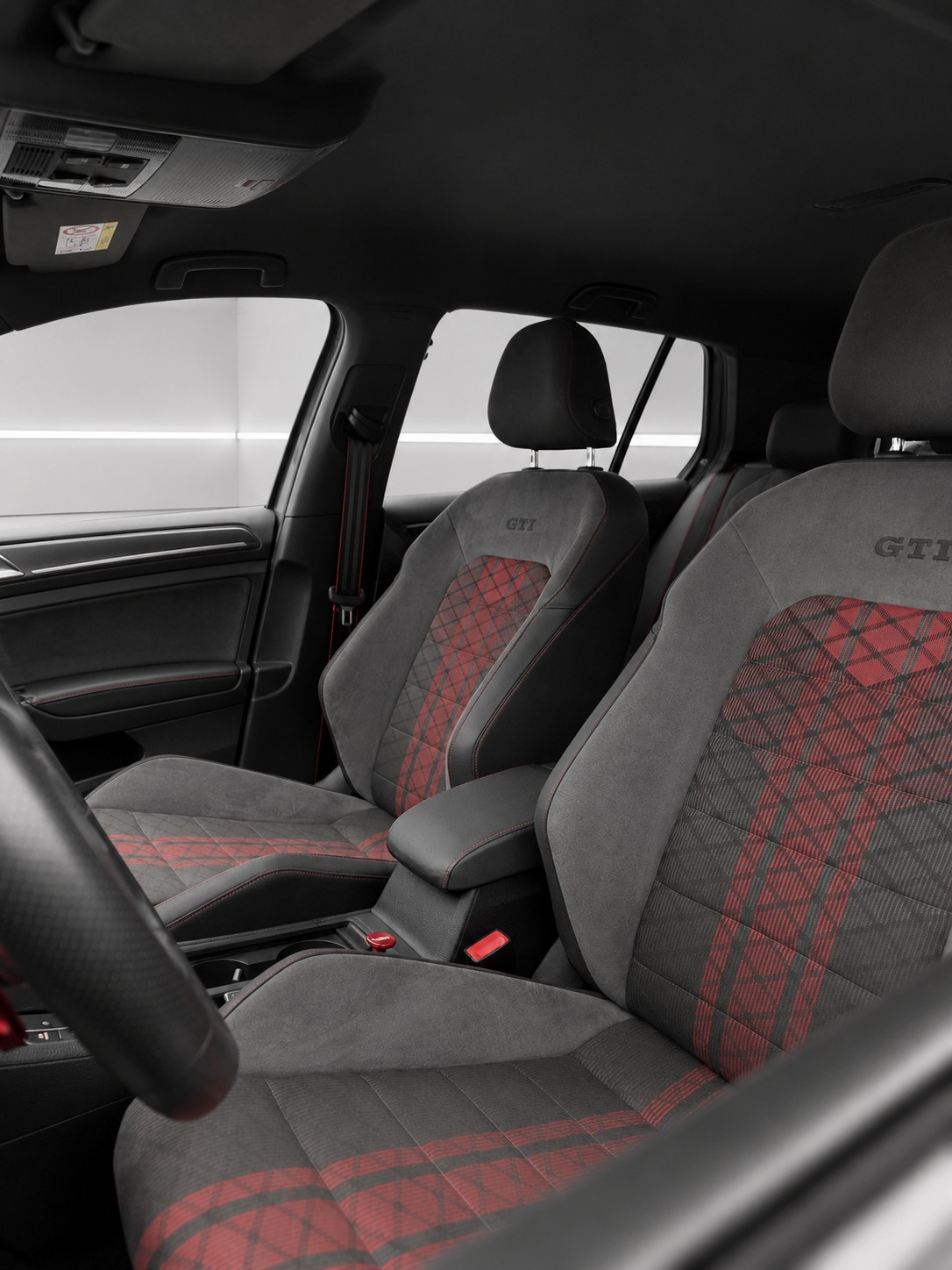 VW Golf 2.0 TSI GTI TCR DSG-image-8