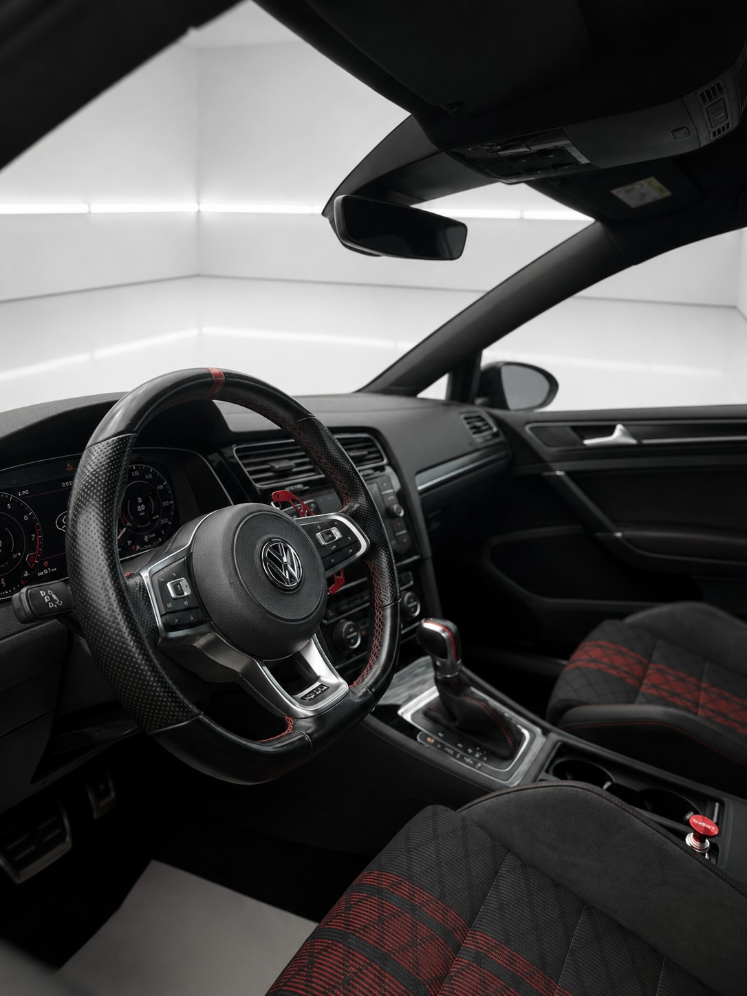 VW Golf 2.0 TSI GTI TCR DSG-image-5