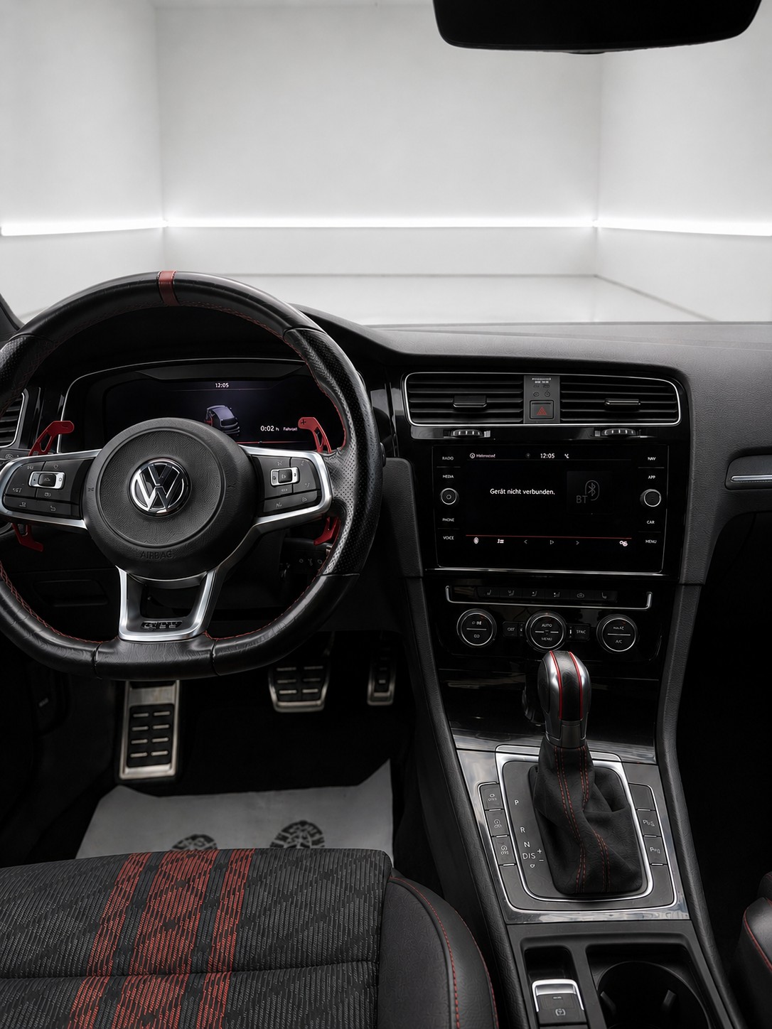 VW Golf 2.0 TSI GTI TCR DSG-image-6