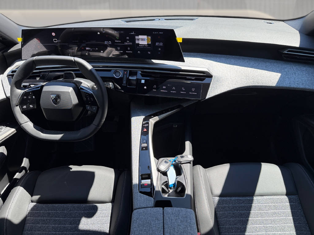 PEUGEOT 3008 Hybrid 145 e-DCS6 Allure Premium-image-7