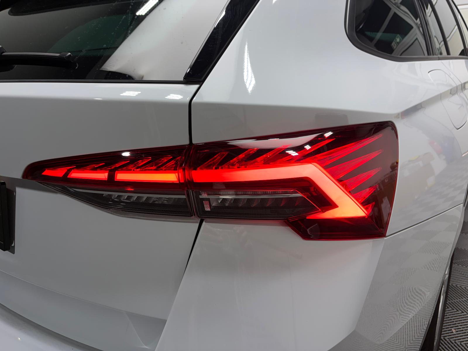 SKODA Octavia Combi 1.5 TSI mHEV DSG Selection-showroom-element-3
