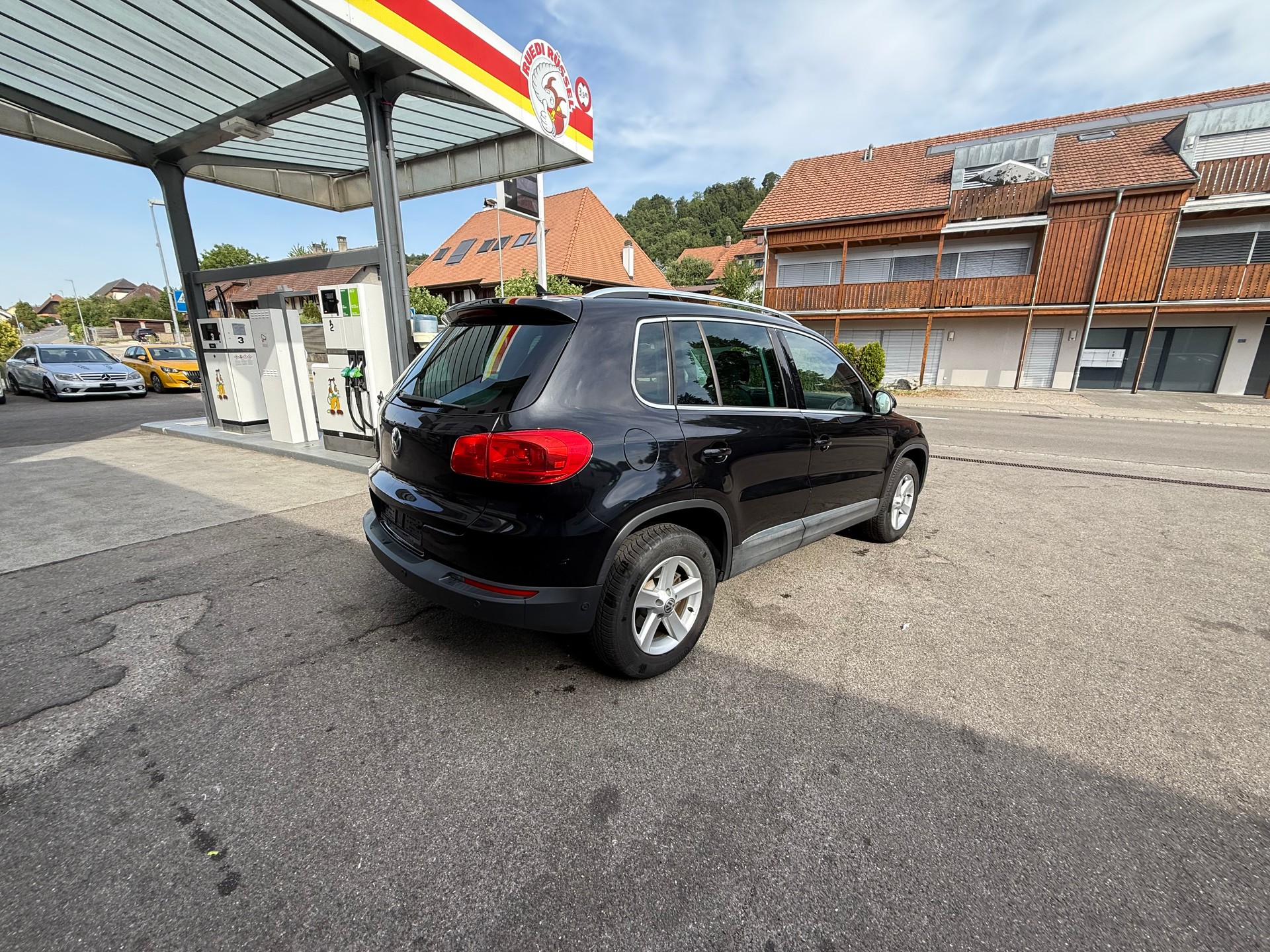 VW Tiguan 1.4 TSI Sport&Style 4Motion-image-2
