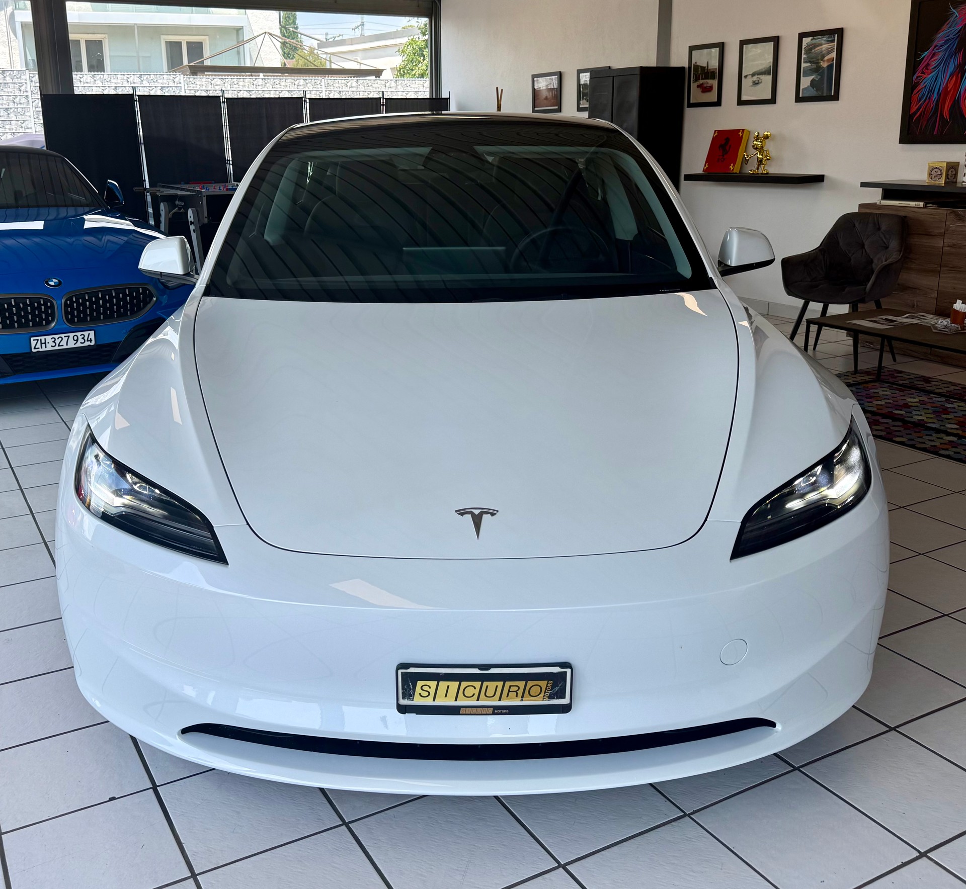 TESLA Model 3 Long Range Dual Motor AWD-showroom-element-1