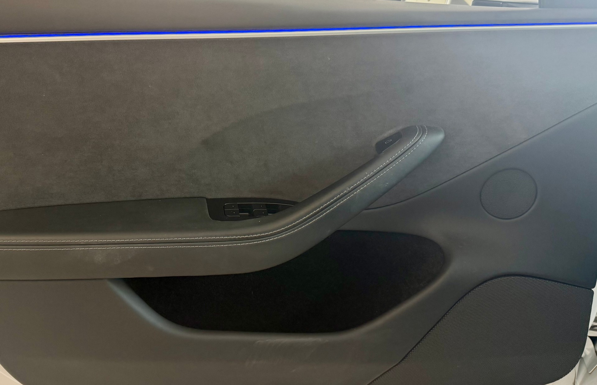 TESLA Model 3 Long Range Dual Motor AWD-image-19