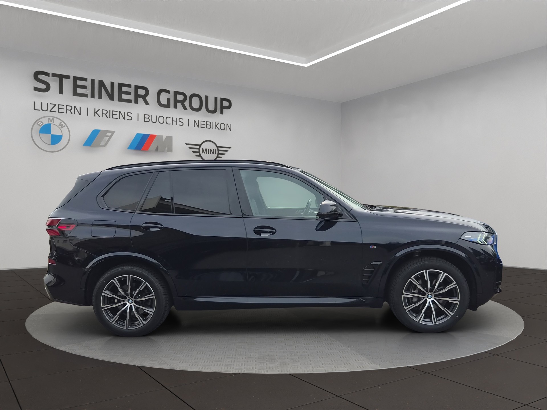 BMW X5 xDrive 48V 30d M Sport Steptronic-showroom-element-3