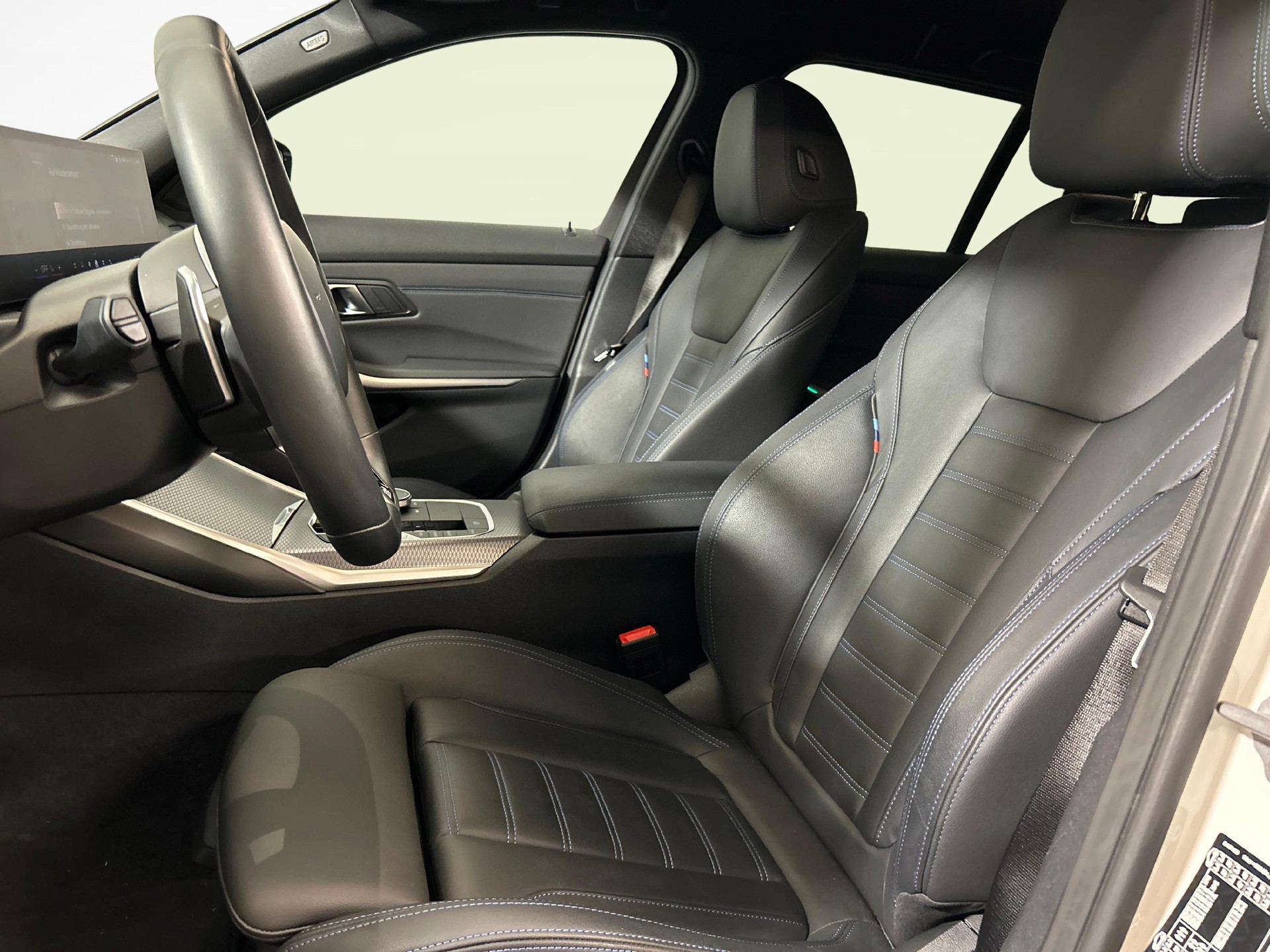 BMW 320d xDrive SAG Touring-showroom-element-2