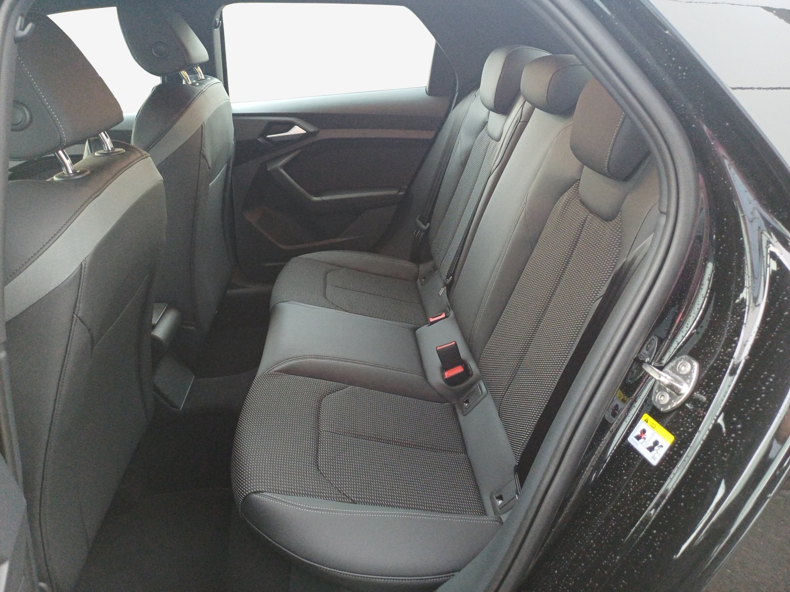 AUDI A1 Sportback 30 TFSI S Line Attraction S-tronic-image-14