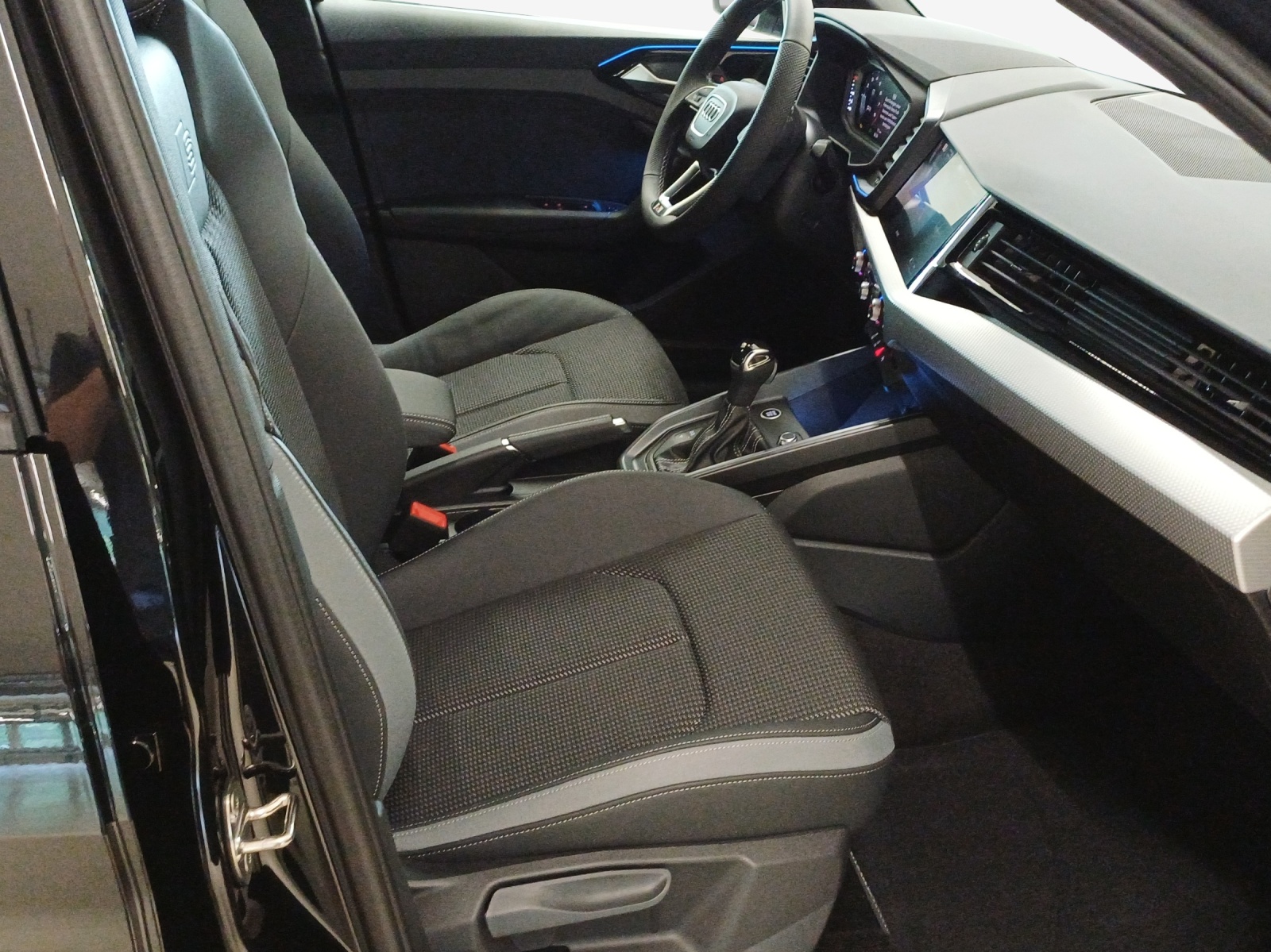 AUDI A1 Sportback 30 TFSI S Line Attraction S-tronic-image-7