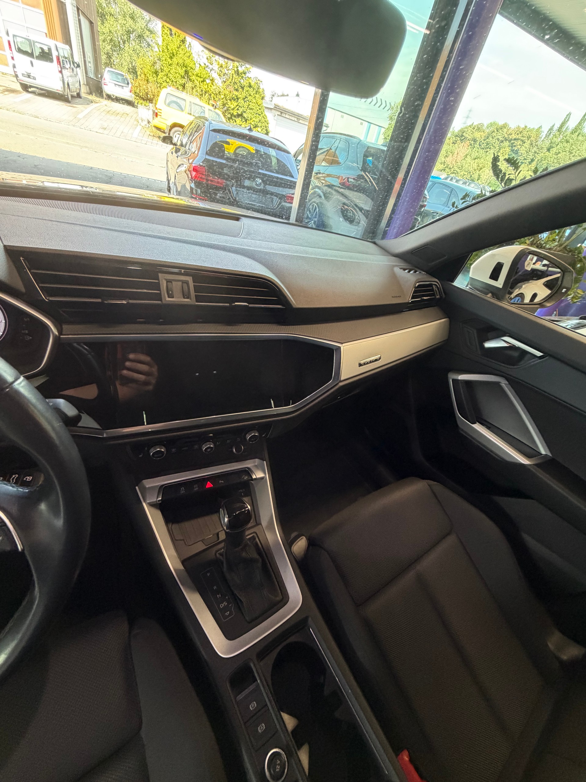 AUDI Q3 35 TDI advanced Attraction quattro S-tronic-image-4