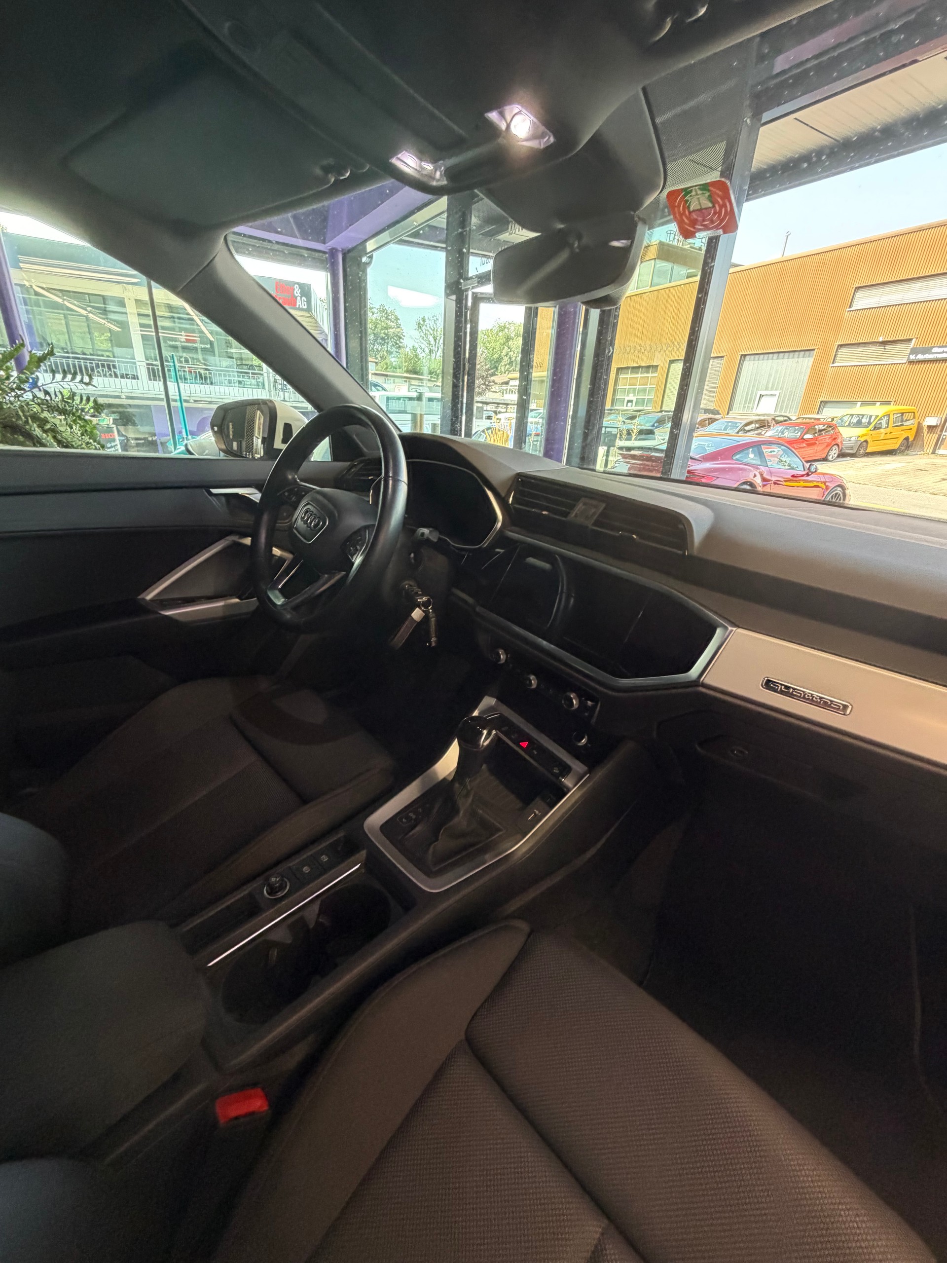 AUDI Q3 35 TDI advanced Attraction quattro S-tronic-showroom-element-1
