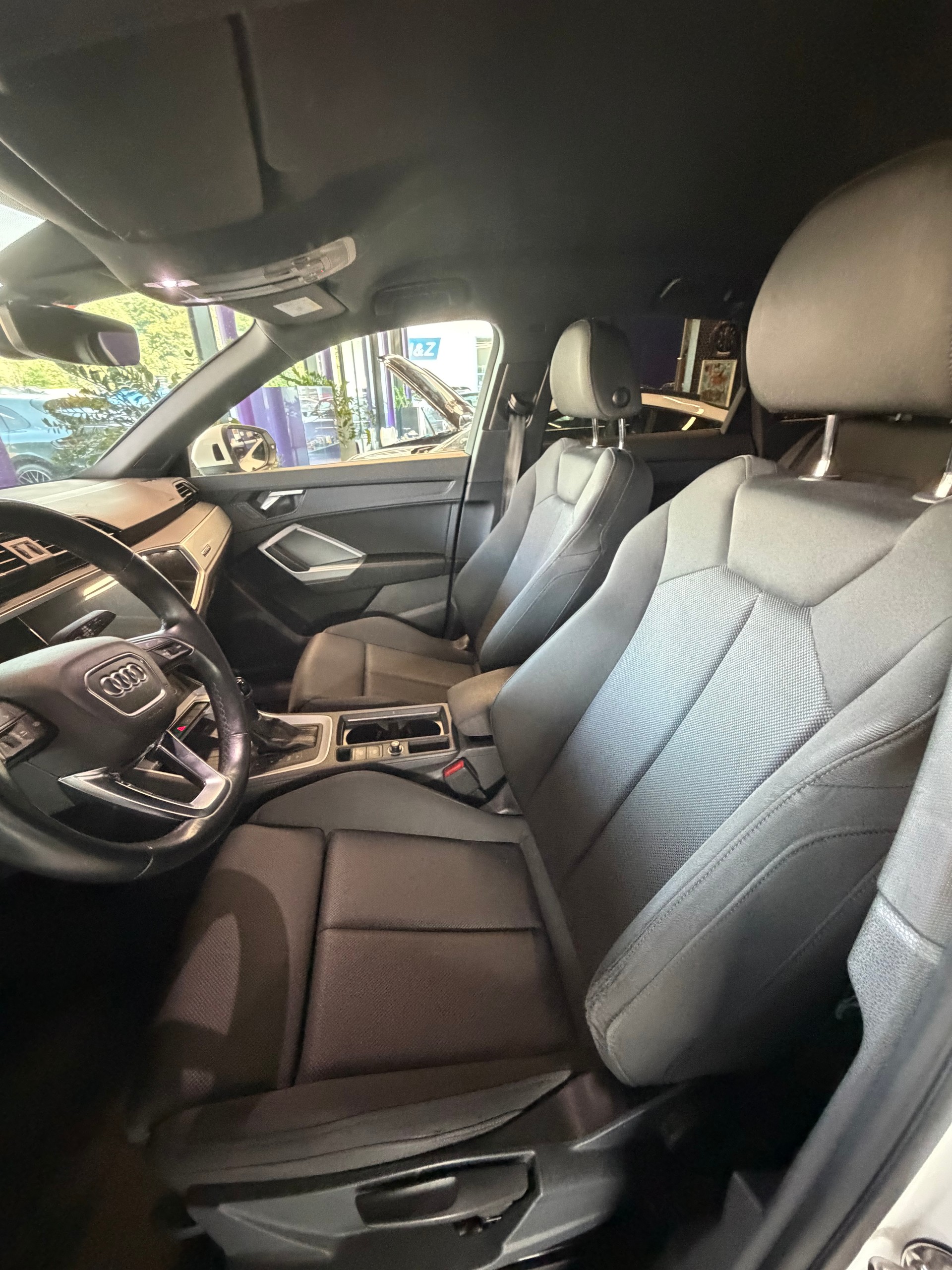 AUDI Q3 35 TDI advanced Attraction quattro S-tronic-image-8