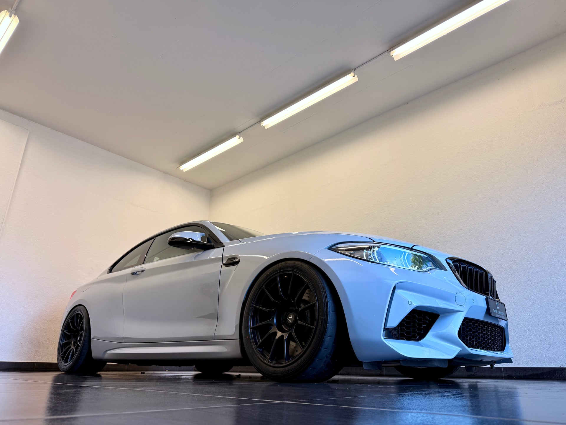 BMW M2 Competition Drivelogic-showroom-element-2