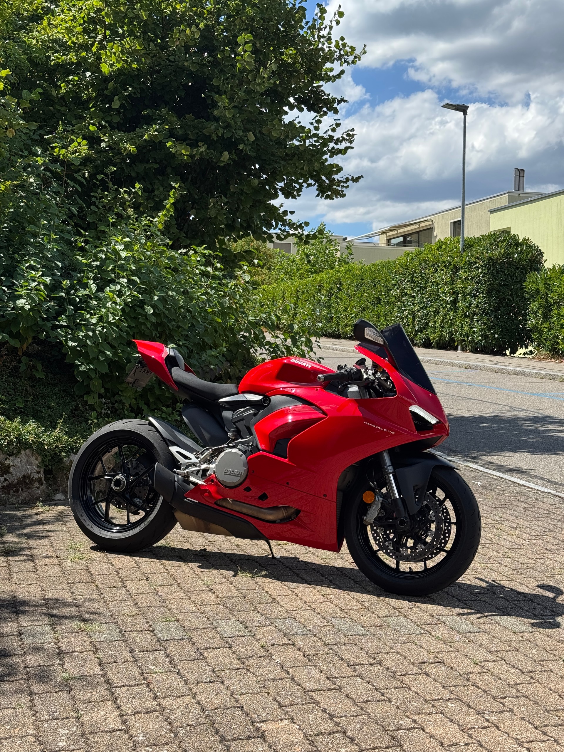 DUCATI Panigale V2-image-0