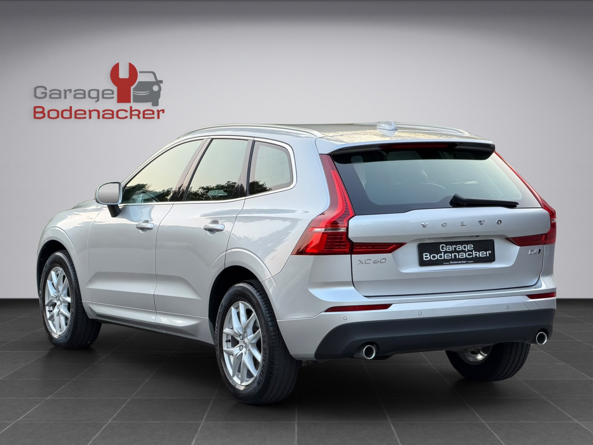 VOLVO XC60 D4 AWD Momentum Geartronic * 190PS *-showroom-element-3