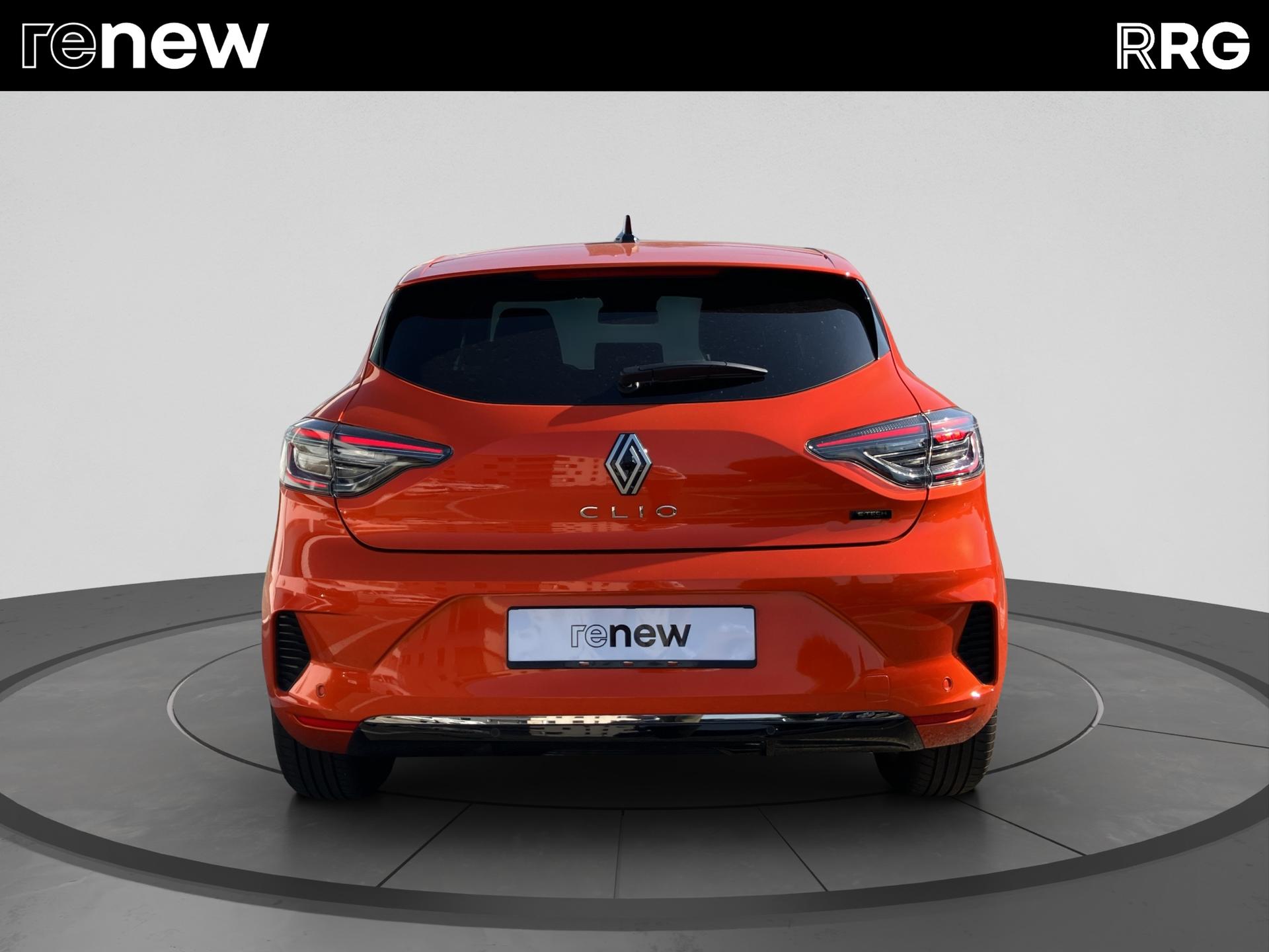 RENAULT Clio 1.6 E-Tech Techno-showroom-element-3