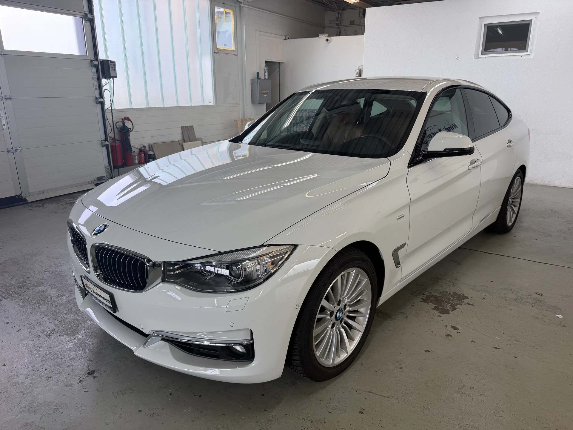 BMW 328i GT xDrive Luxury Line Steptronic | CH-Auto | Frisch MFK |-showroom-element-1