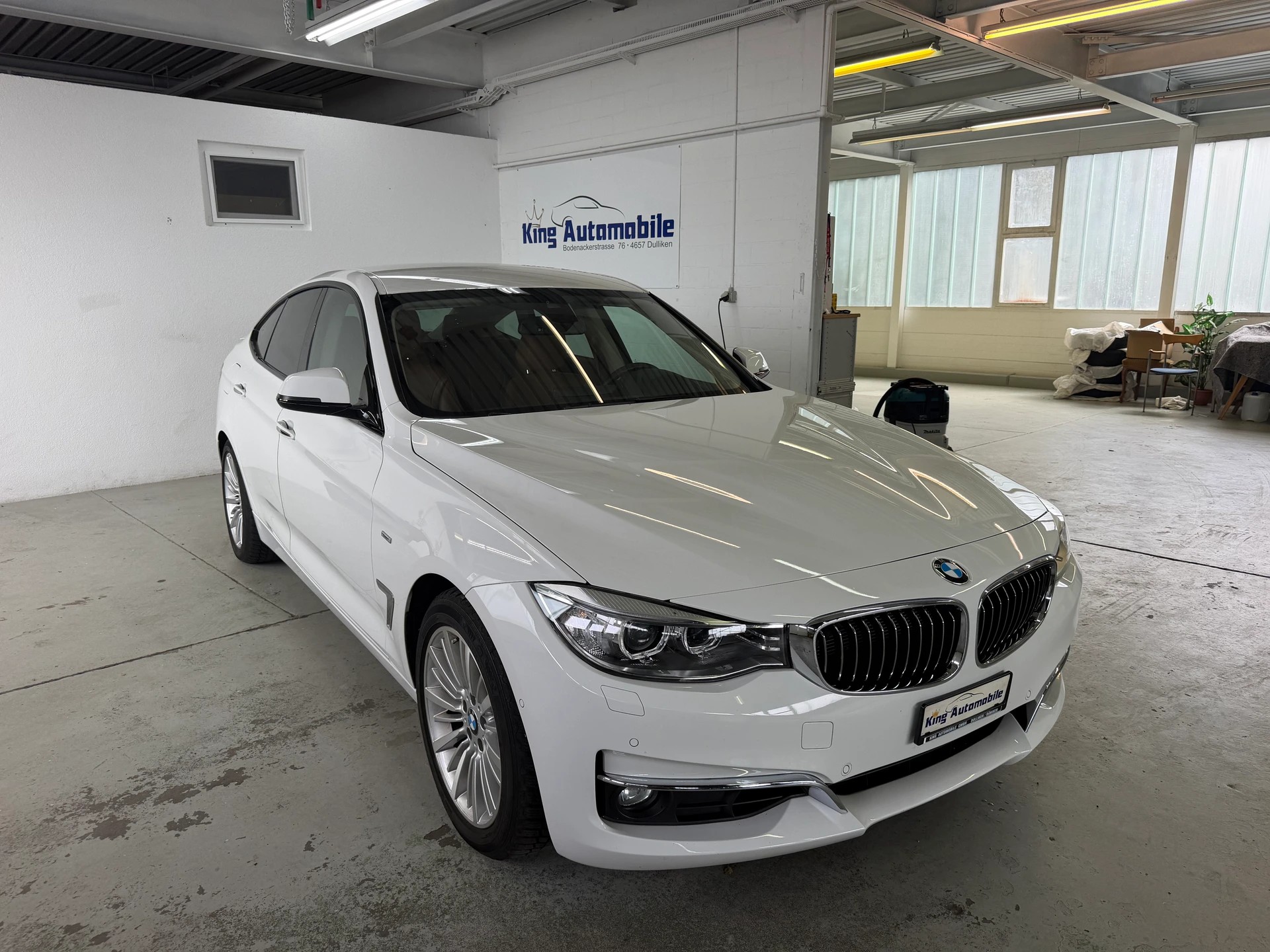 BMW 328i GT xDrive Luxury Line Steptronic | CH-Auto | Frisch MFK |-showroom-element-3