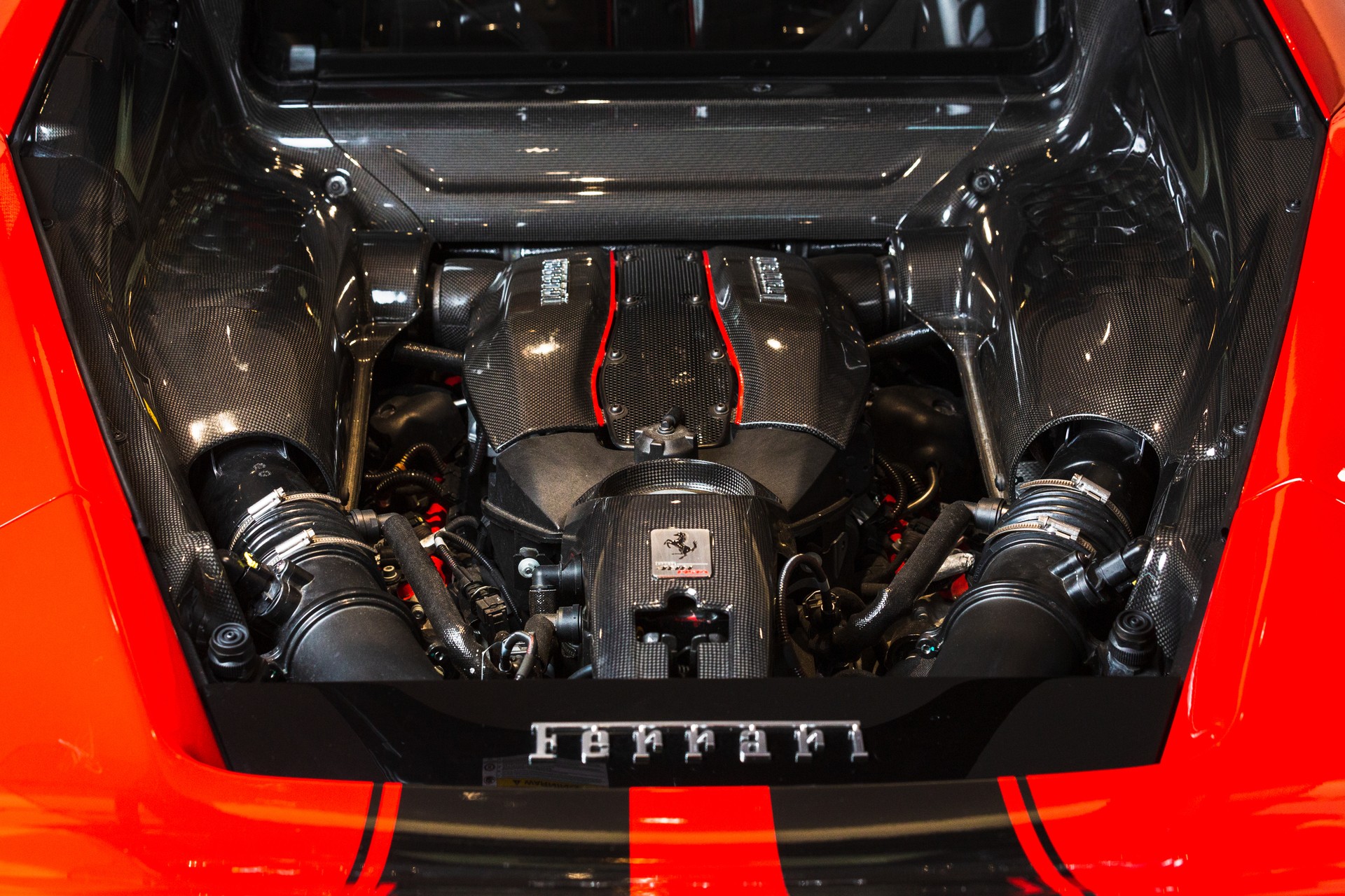 FERRARI 488 Pista 3.9 V8-image-25