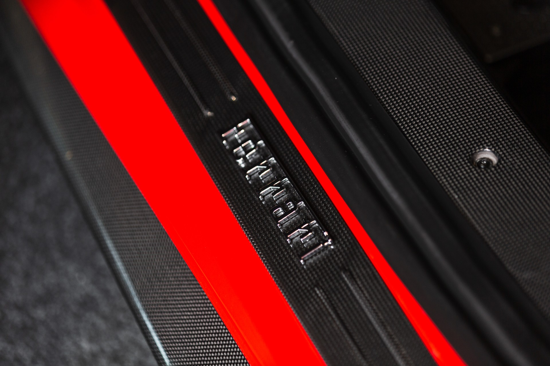 FERRARI 488 Pista 3.9 V8-image-22