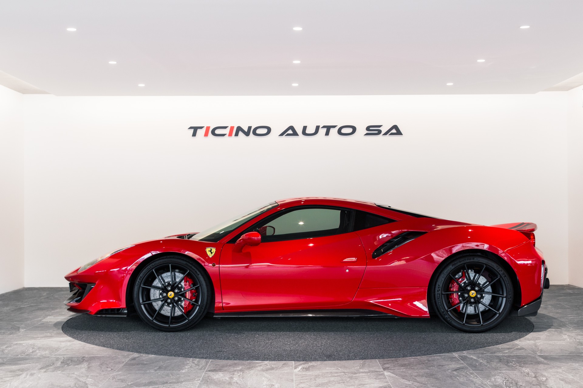 FERRARI 488 Pista 3.9 V8-image-10