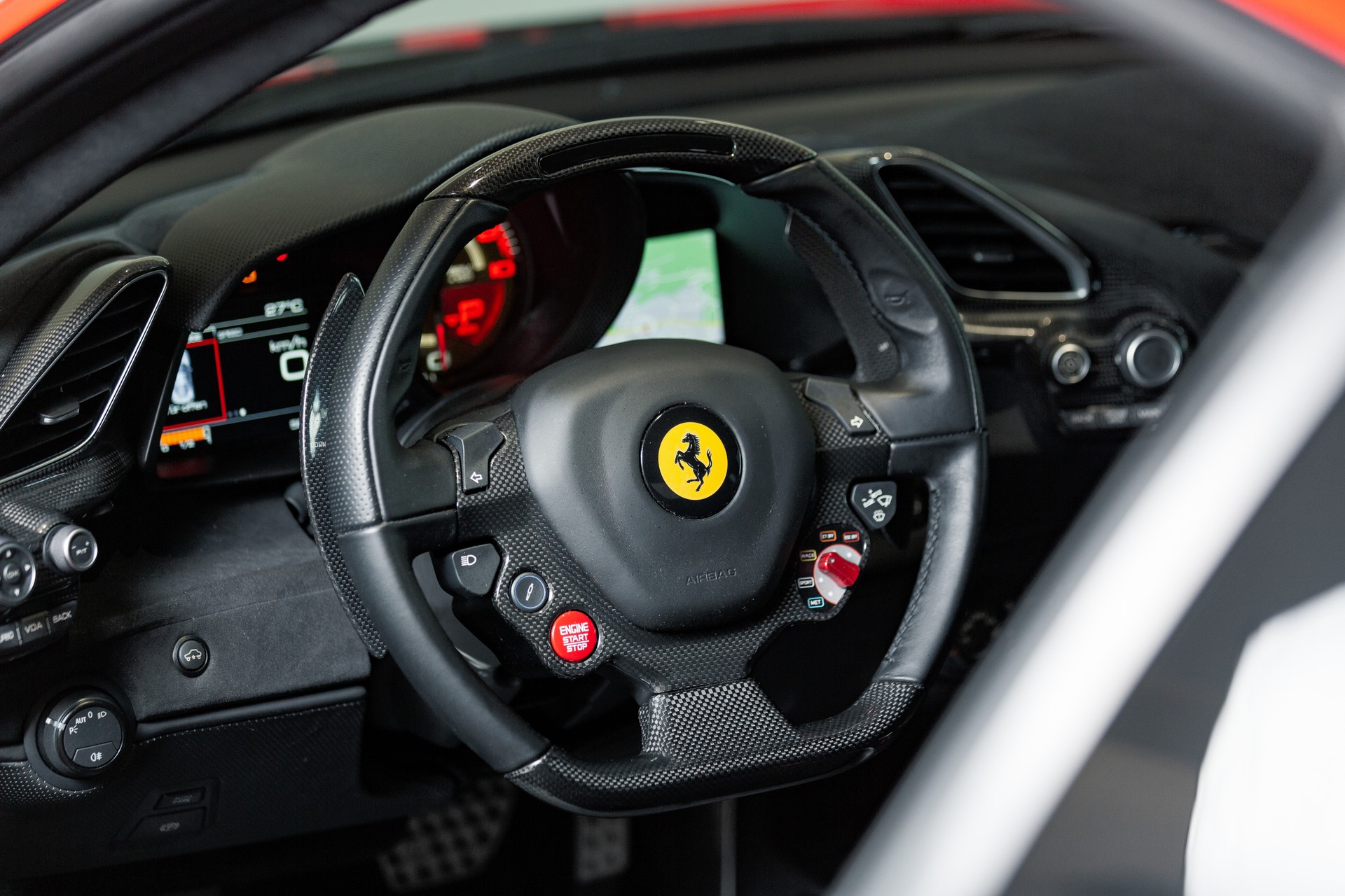 FERRARI 488 Pista 3.9 V8-image-5