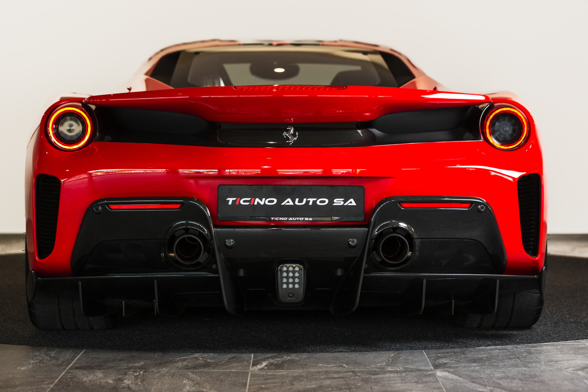 FERRARI 488 Pista 3.9 V8-image-29