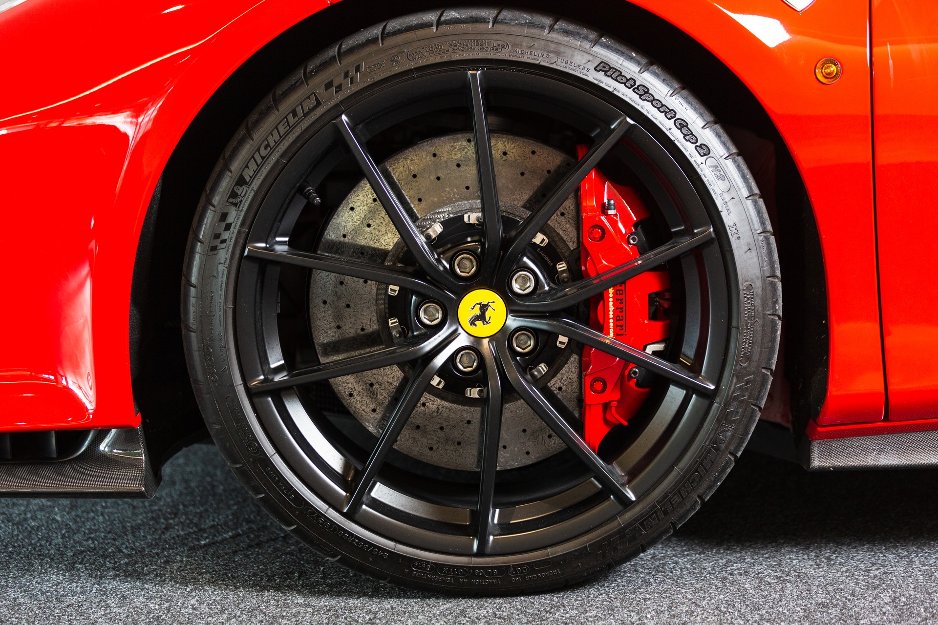 FERRARI 488 Pista 3.9 V8-image-13