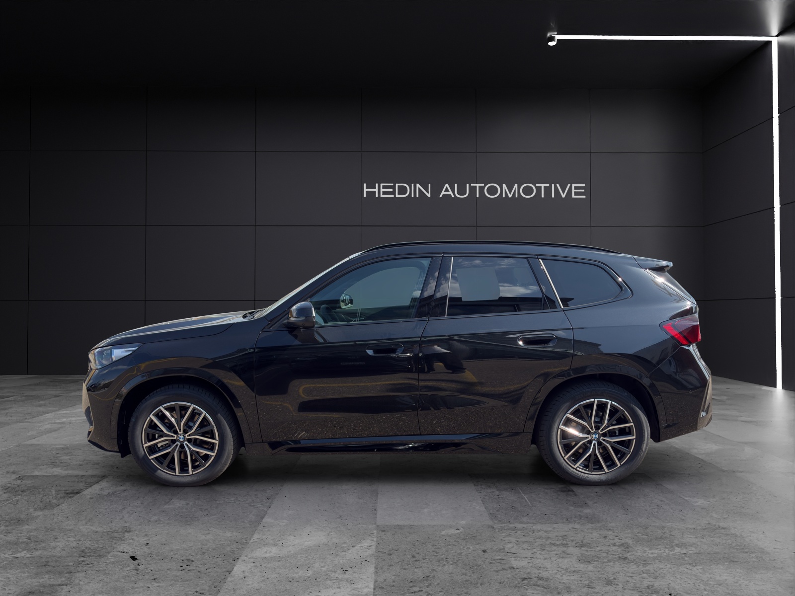 BMW iX1 xDrive30-showroom-element-2