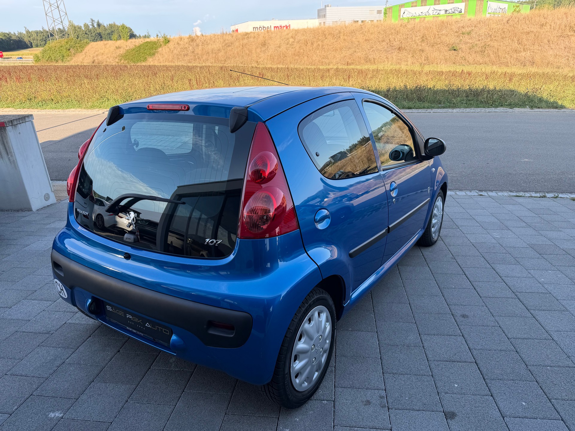 PEUGEOT 107 1.0 Swiss Edition BMP5-image-4
