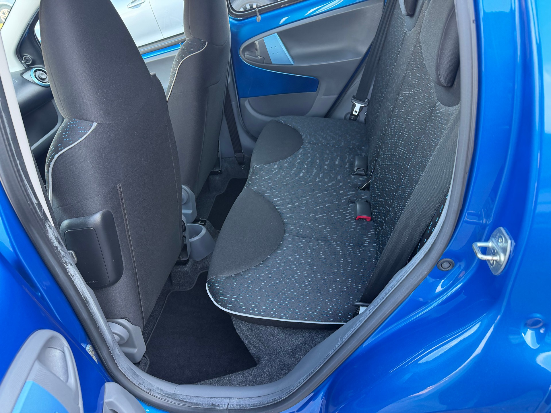 PEUGEOT 107 1.0 Swiss Edition BMP5-image-5