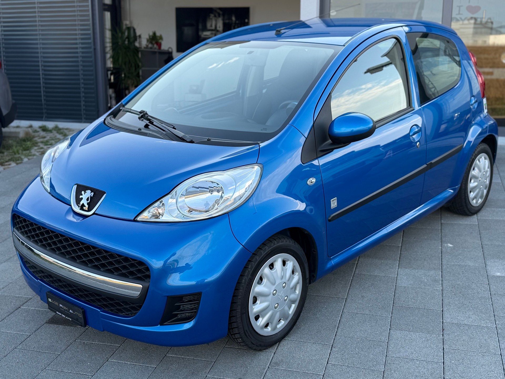 PEUGEOT 107 1.0 Swiss Edition BMP5-showroom-element-2