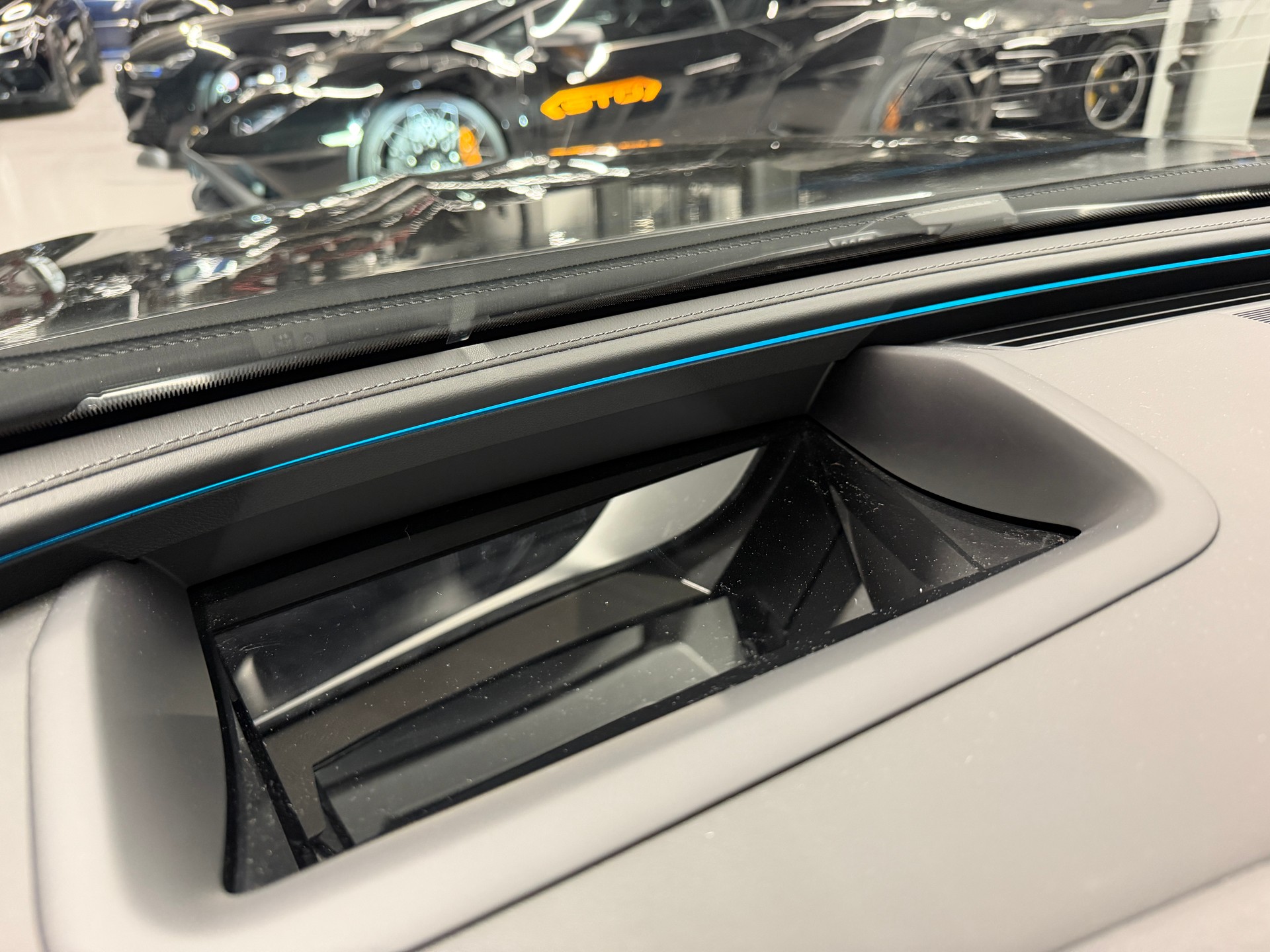 MERCEDES-BENZ E 220 d AMG Line 4matic Advanced Plus*CH-Auto*Gratis Service*Werksgarantie MSI bis 18.12.2028*-image-19