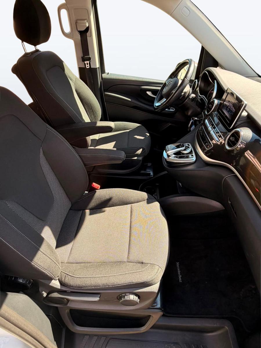 MERCEDES-BENZ V 250 d BlueTec lang 4matic Van-image-15